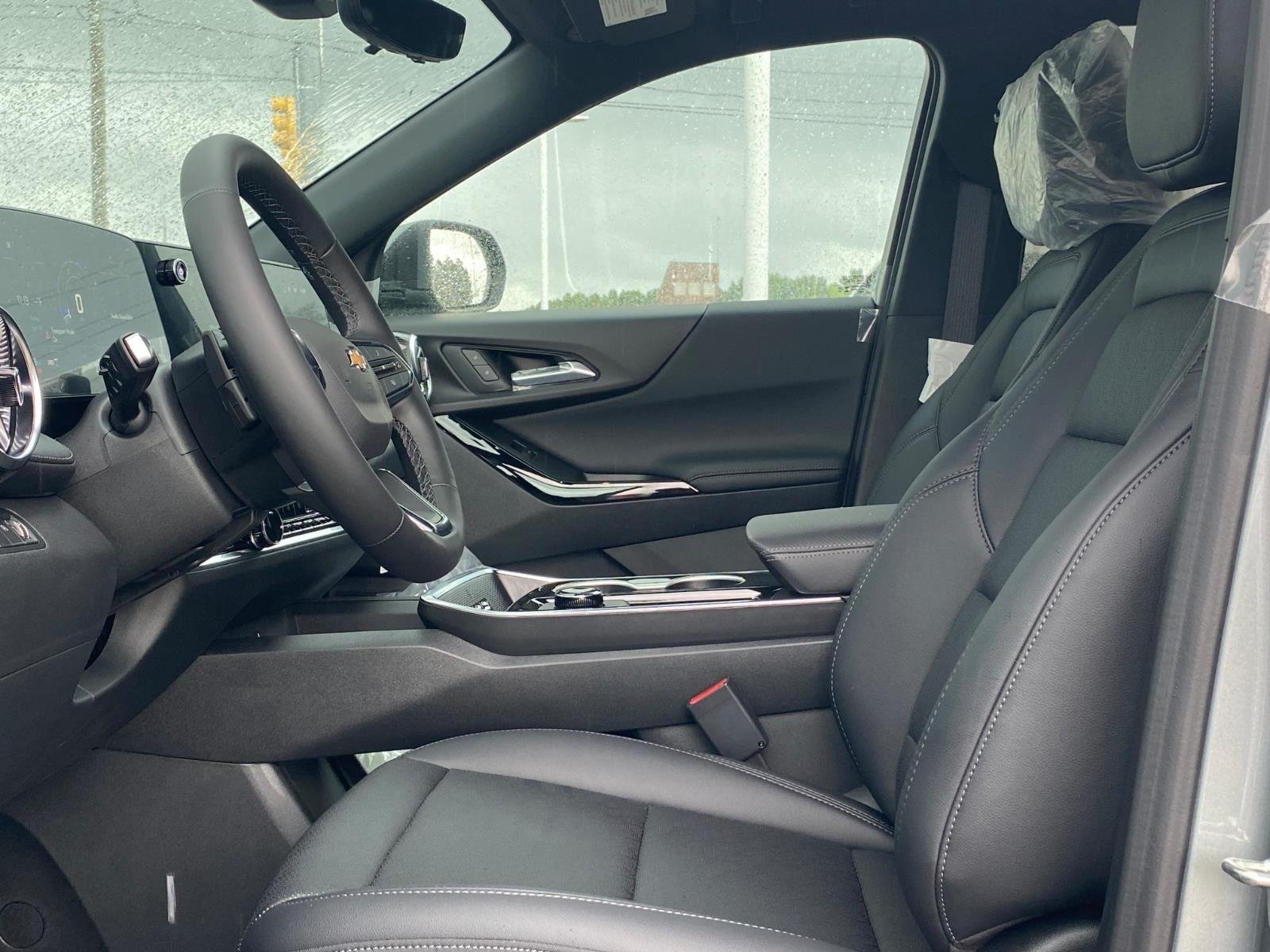 New 2026 Chevrolet Equinox LT w/ Convenience Package II AWD/4WD image 10