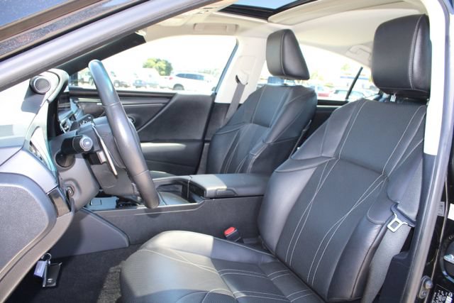 Used 2024 Lexus ES 300h w/ Accessory Package (Z1) FWD image 31