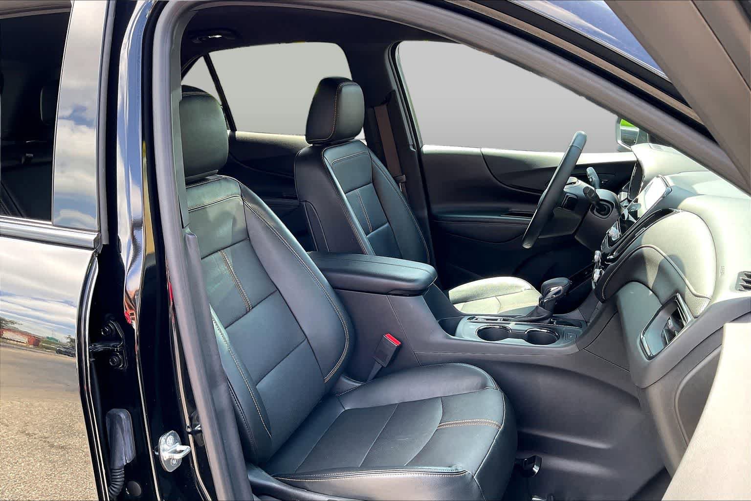 Used 2023 Chevrolet Equinox Premier w/ Redline Edition FWD image 8