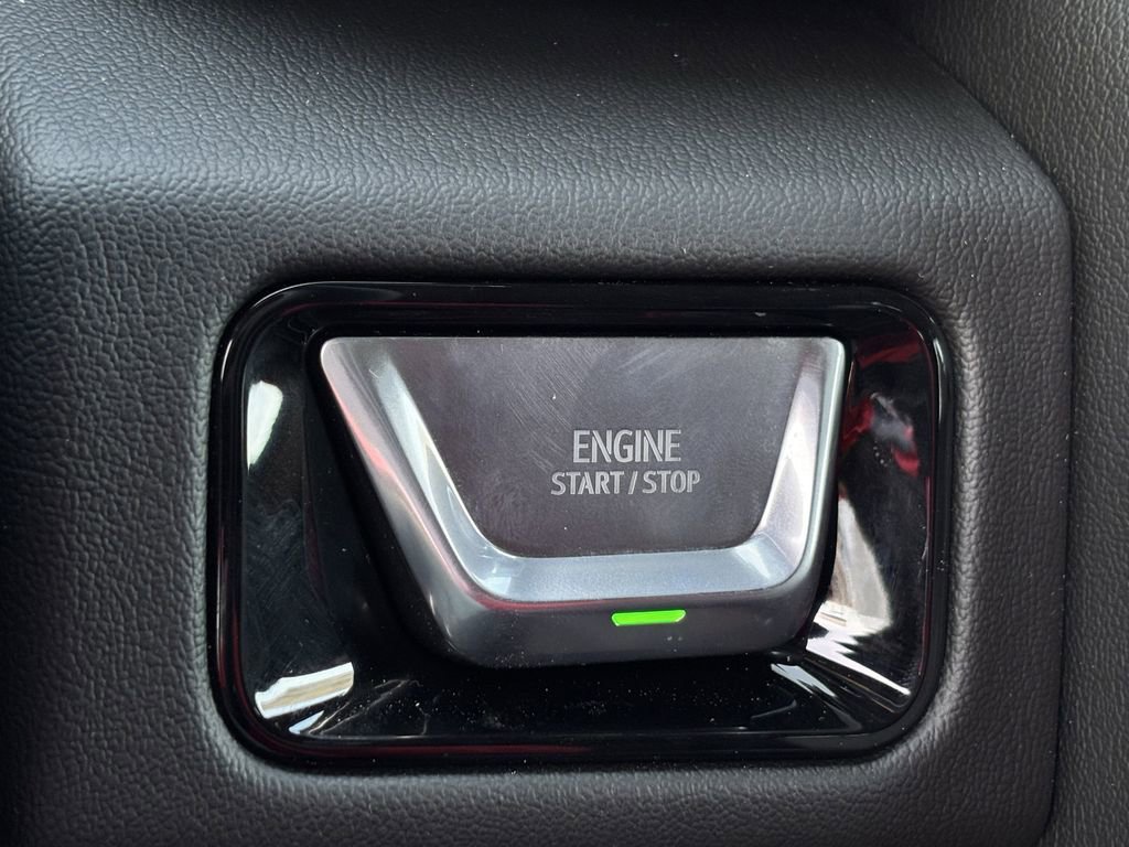 New 2026 GMC Yukon Denali w/ Sun & Power Step Package image 14