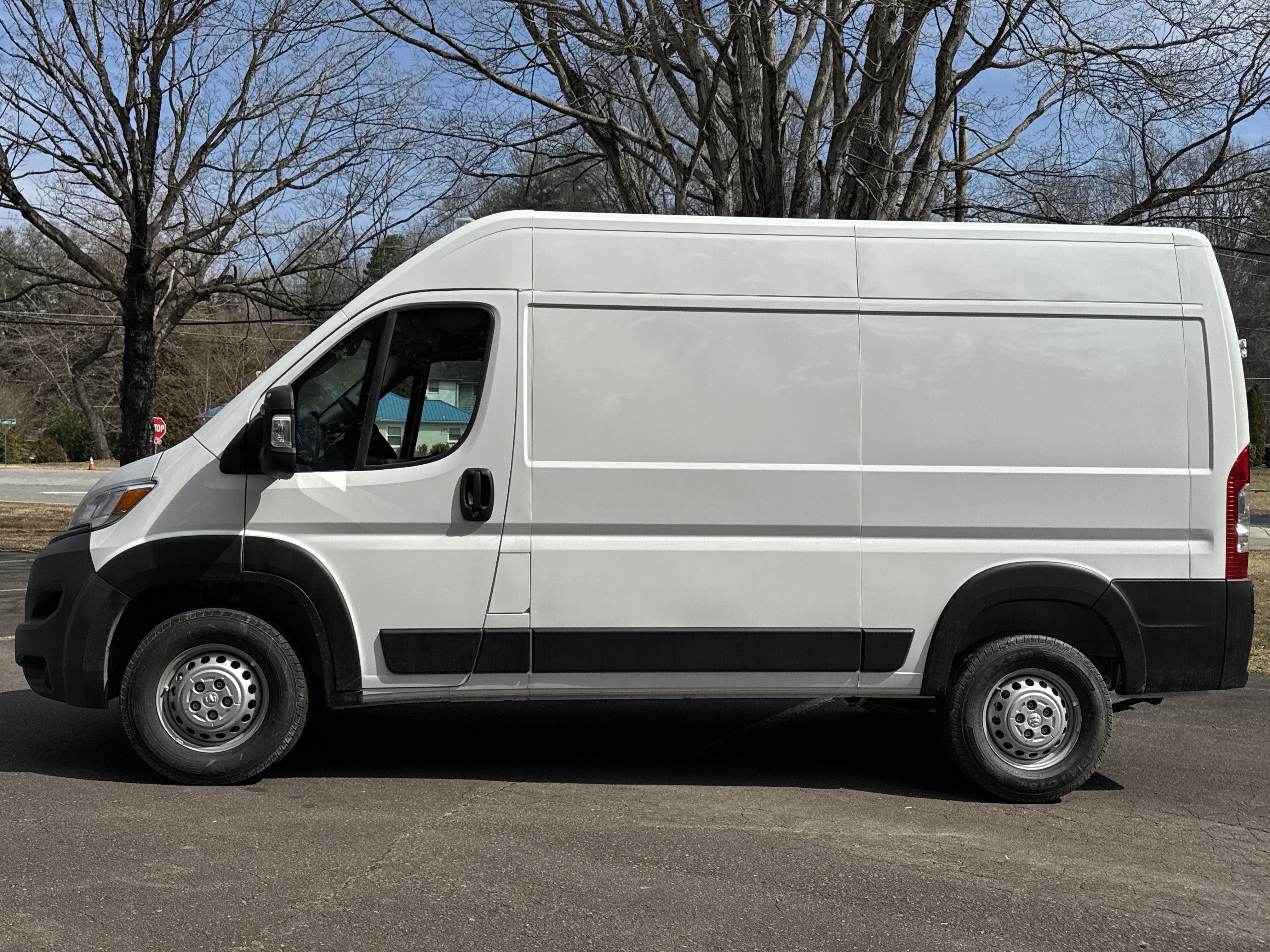 New 2026 RAM ProMaster 2500 w/ Storage Group FWD image 2