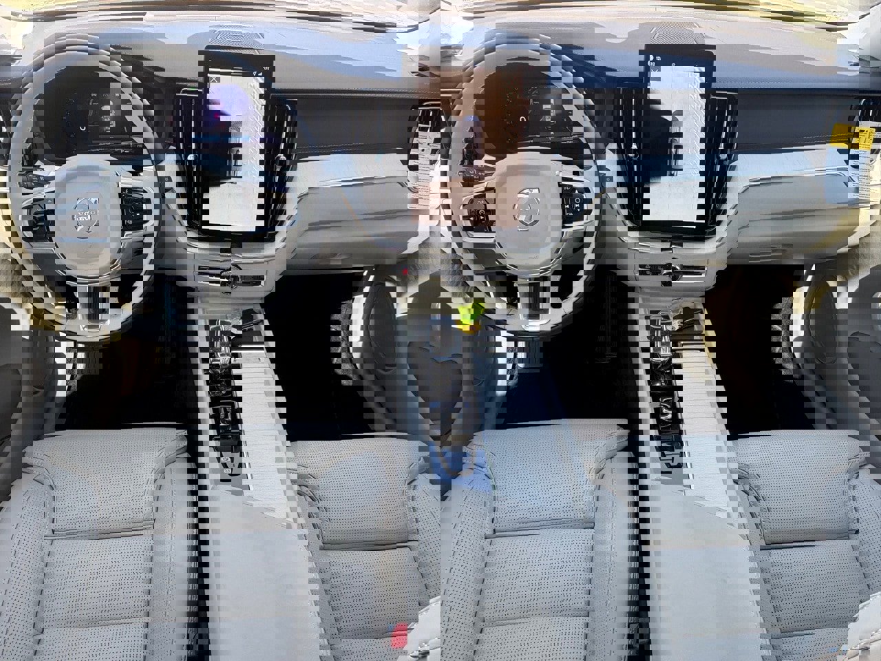 New 2026 Volvo XC60 B5 Ultra w/ Protection Package Premier image 11