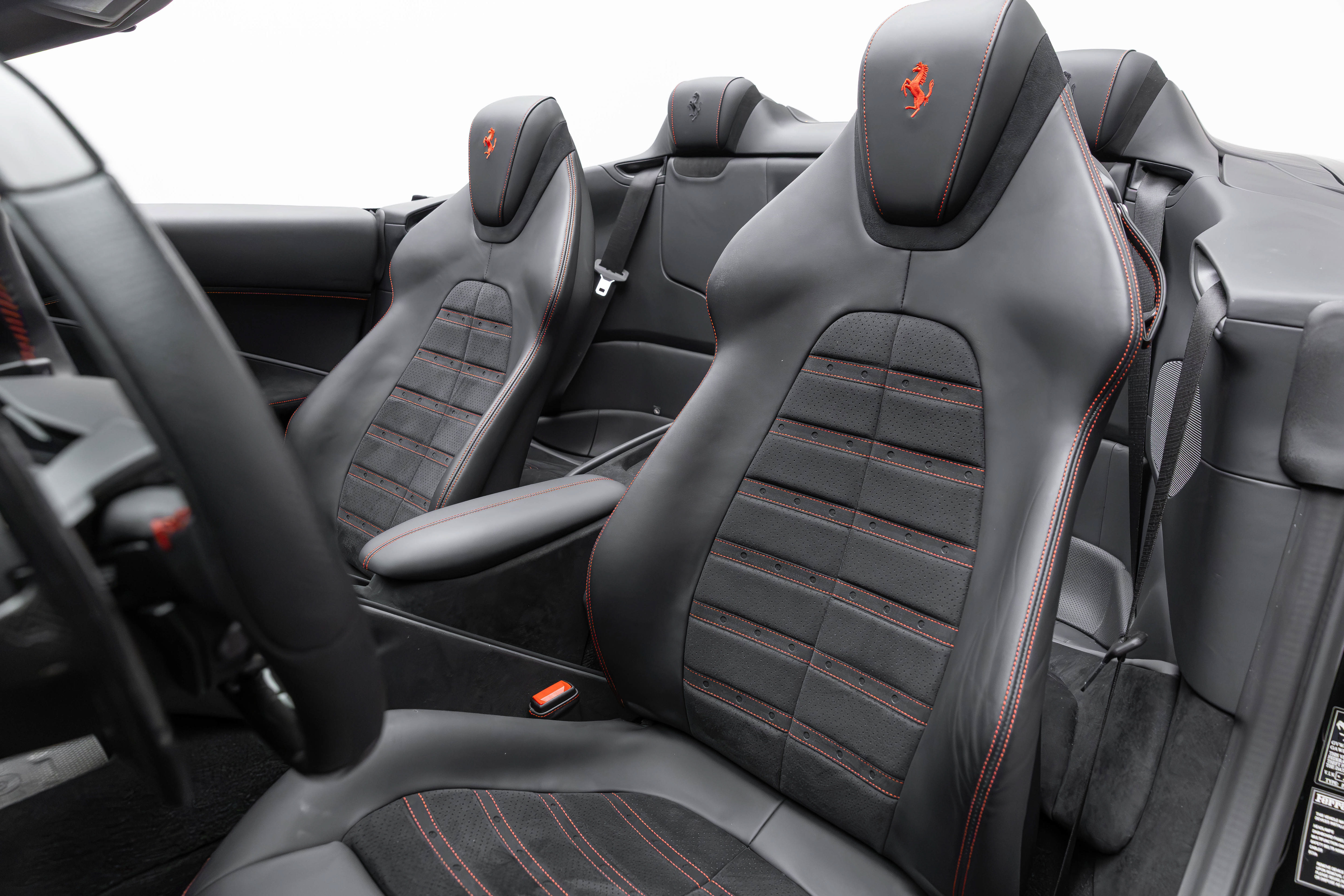 Certified 2025 Ferrari Roma Spider RWD image 30