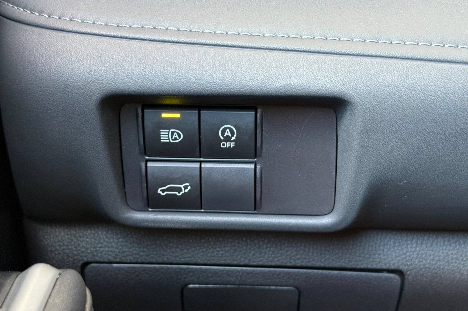 Used 2025 Toyota Highlander XSE AWD/4WD image 32