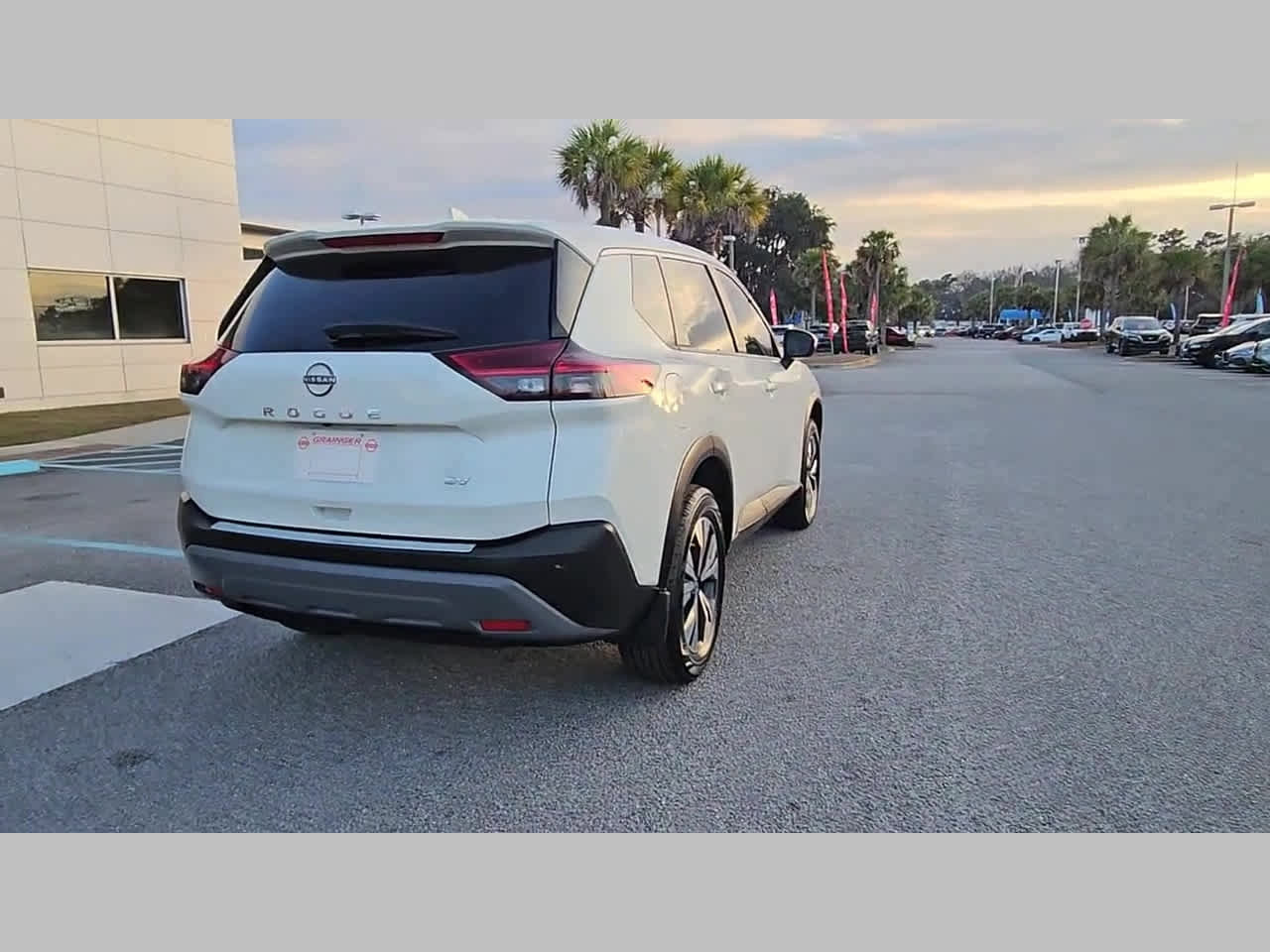 Used 2023 Nissan Rogue SV image 33