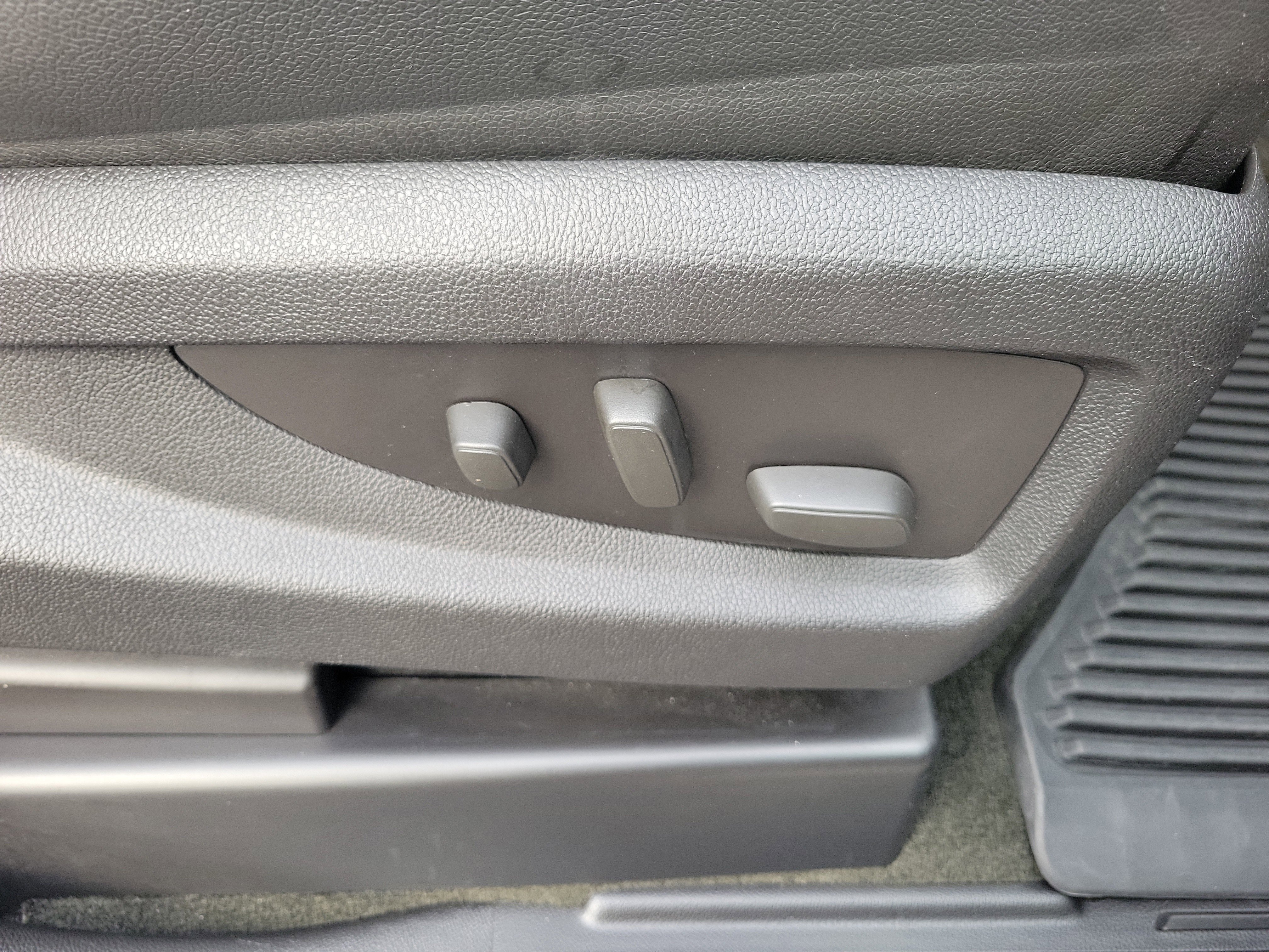 Used 2016 Chevrolet Silverado 2500 LTZ w/ LTZ Plus Package image 9