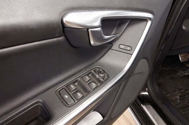 Used 2015 Volvo V60 T5 Cross Country Platinum w/ Climate Package image 13