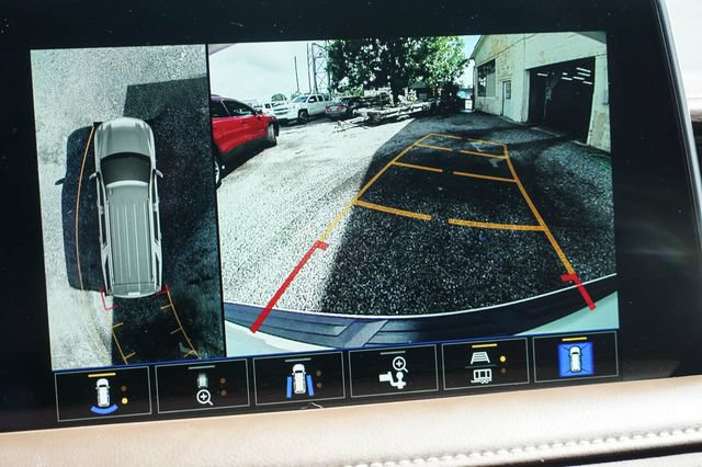 Used 2024 Chevrolet Tahoe High Country AWD/4WD image 32