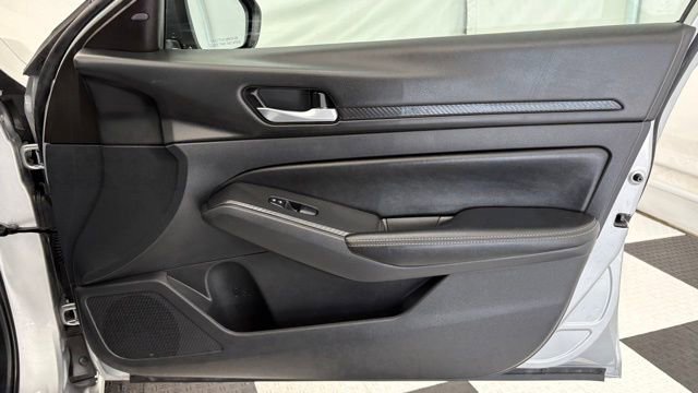 Used 2025 Nissan Altima 2.5 SV FWD image 22