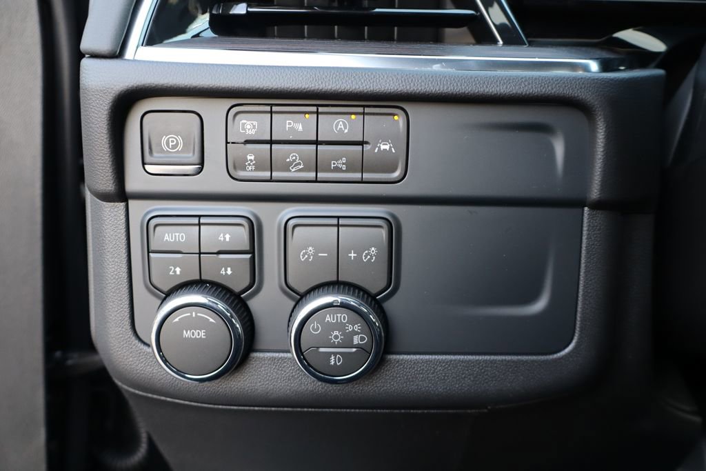 New 2026 Chevrolet Suburban Z71 w/ Comfort Package image 16