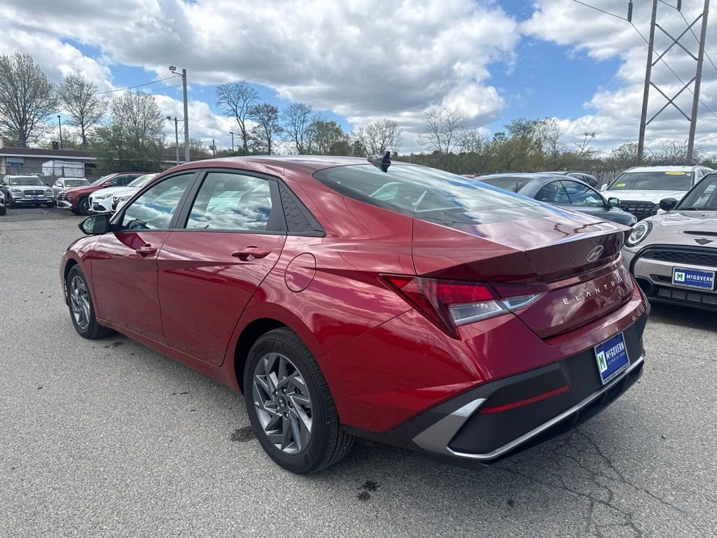 Used 2024 Hyundai Elantra SEL FWD image 7