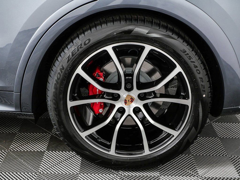 New 2026 Porsche Cayenne S image 40