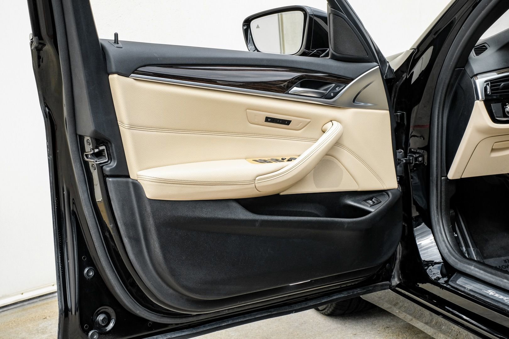 Used 2019 BMW 540i w/ Convenience Package RWD image 38