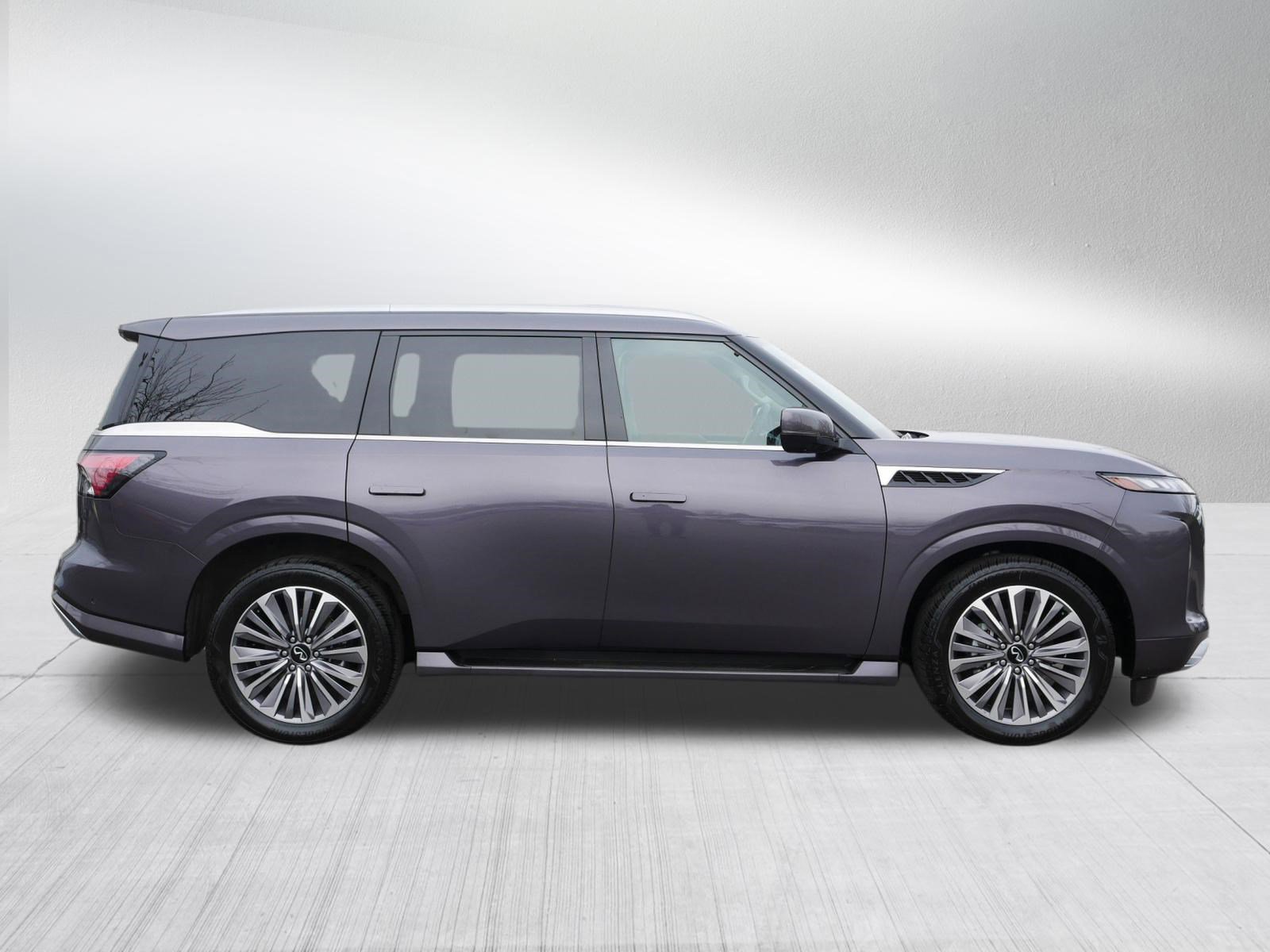Certified 2025 INFINITI QX80 Luxe image 8