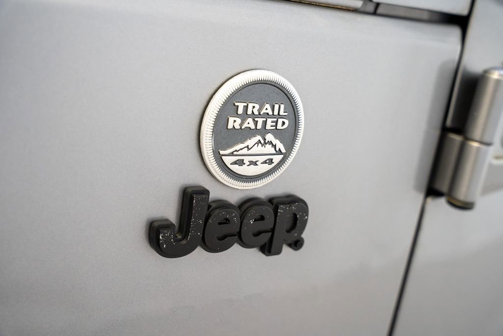 Used 2013 Jeep Wrangler Sahara image 19