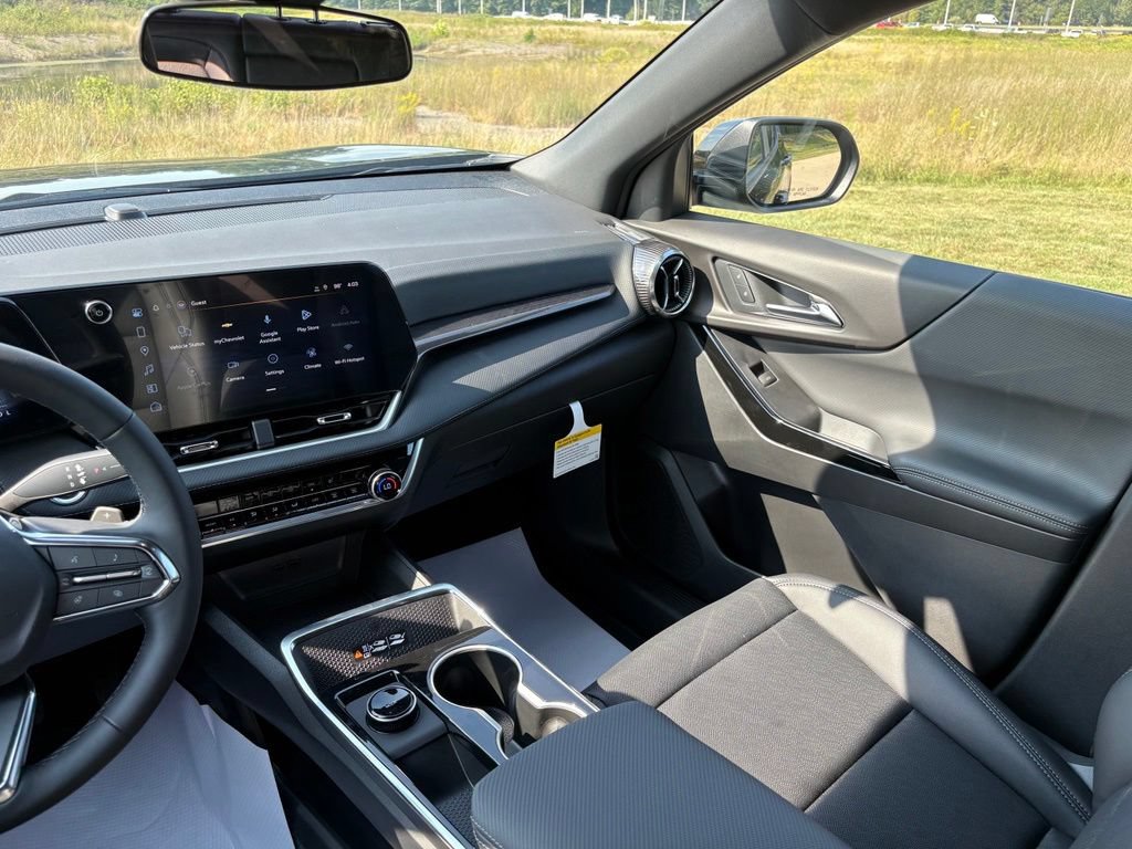 New 2027 Chevrolet Equinox LT w/ Convenience Package II FWD image 45