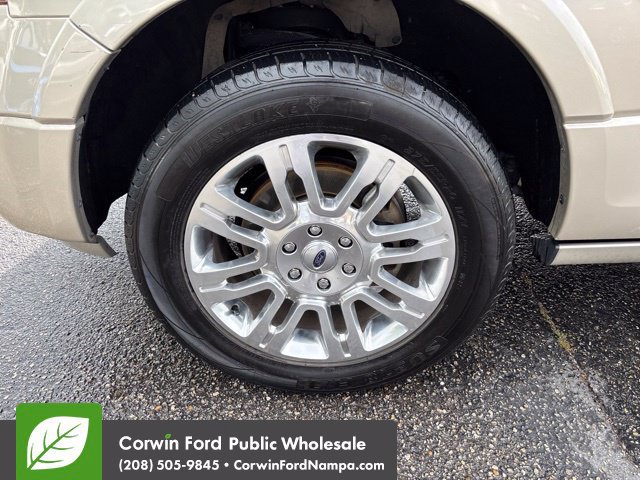 Used 2017 Ford Expedition Limited w/ Equipment Group 301A AWD/4WD image 9