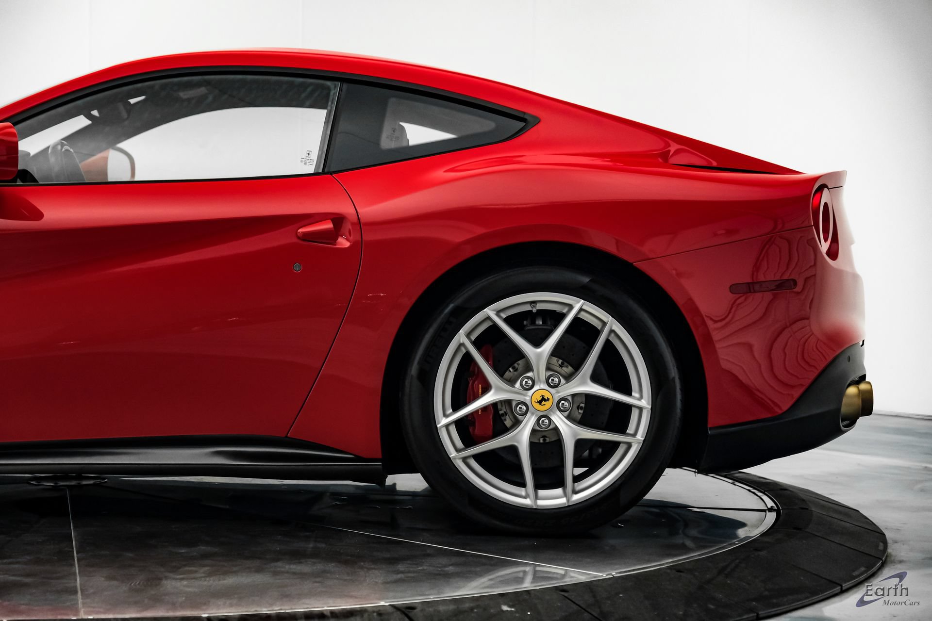 Used 2017 Ferrari F12 Berlinetta RWD image 8