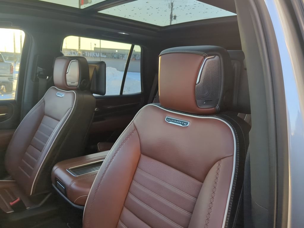 Used 2023 GMC Yukon Denali Ultimate image 31