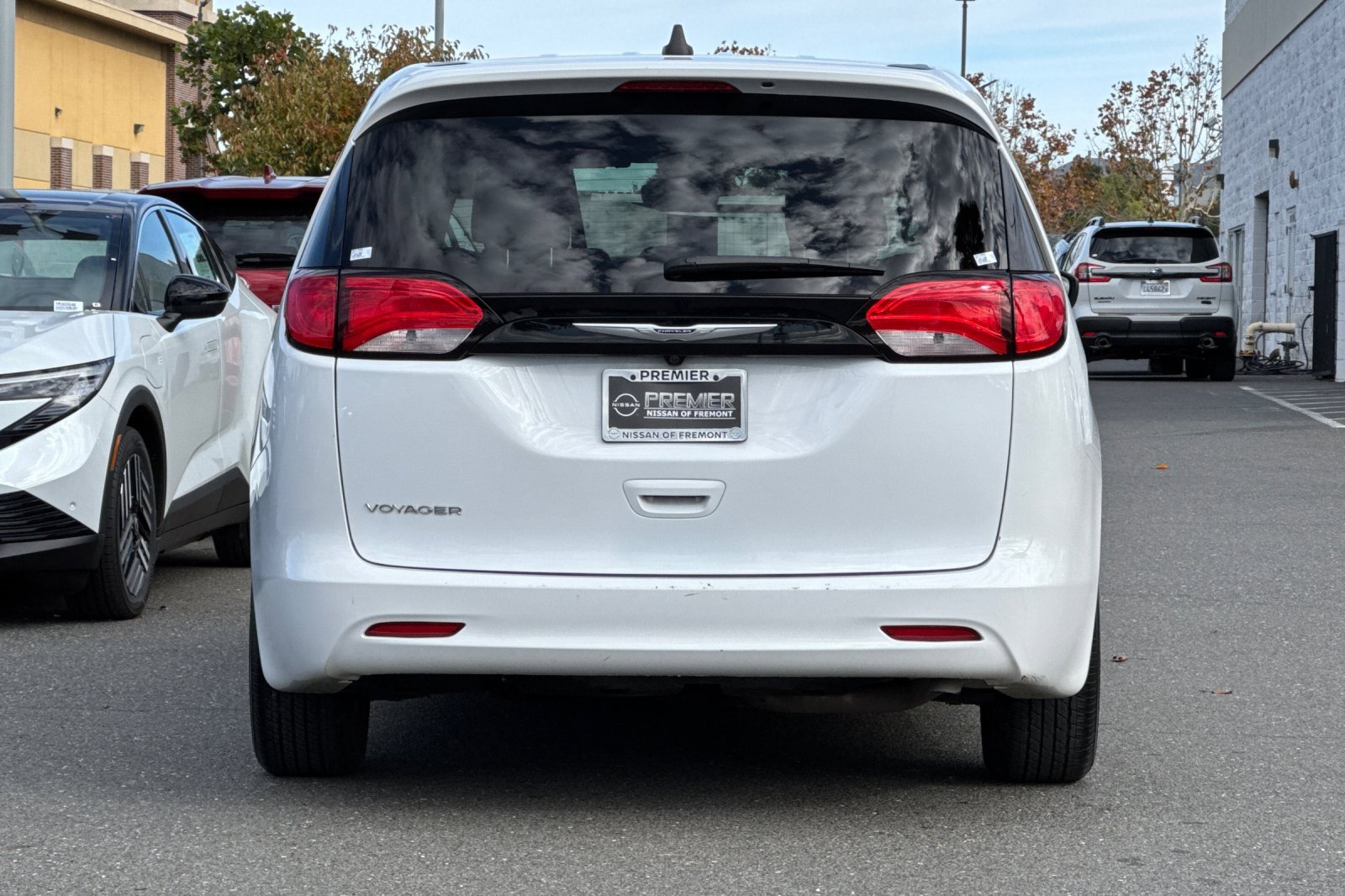 Used 2024 Chrysler Voyager LX image 5