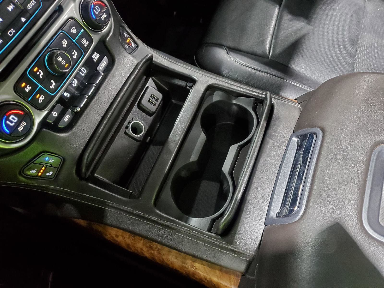 Used 2015 Chevrolet Suburban LTZ image 39