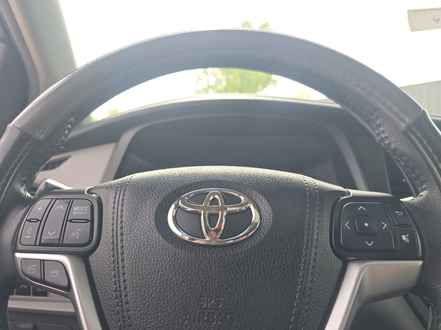 Used 2015 Toyota Sienna XLE Premium FWD image 28