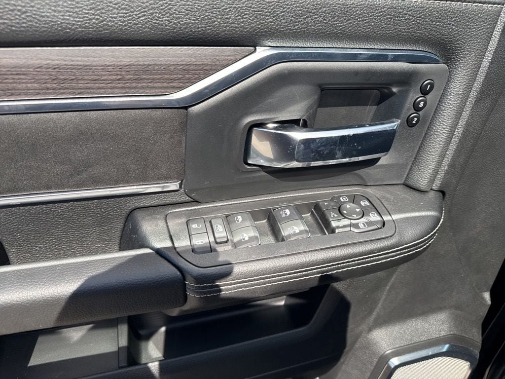 New 2026 RAM 2500 Laramie AWD/4WD image 18