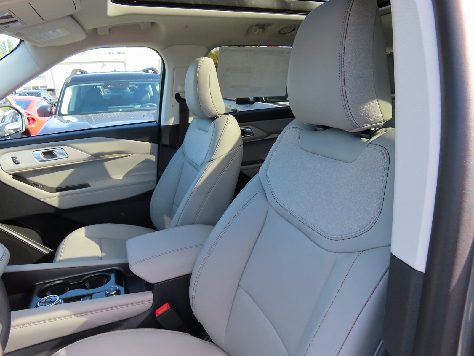 New 2026 Ford Explorer Active w/ Active Comfort Package image 14