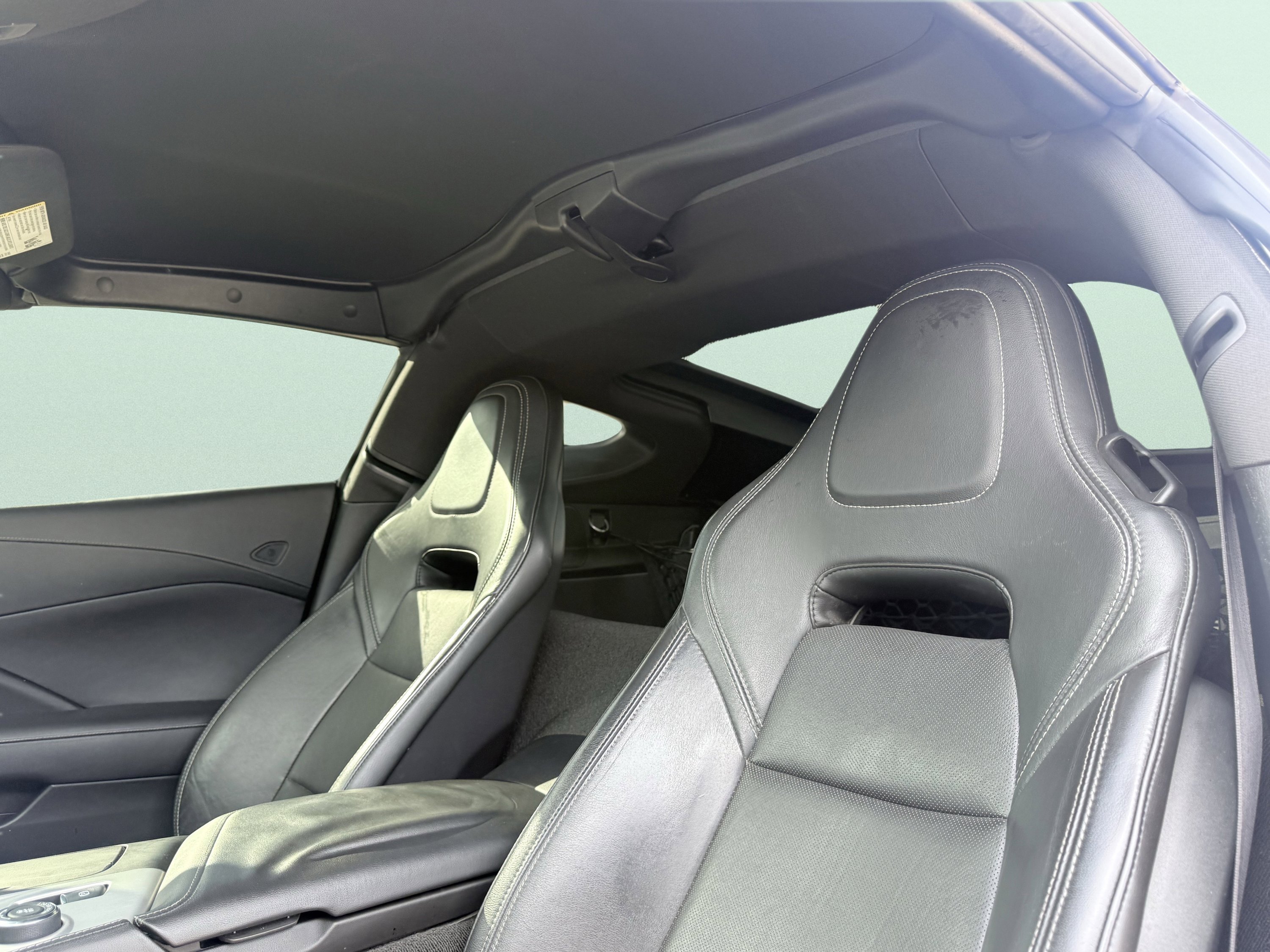 Used 2017 Chevrolet Corvette Z51 1LT w/ Carbon Flash Badge Package image 29