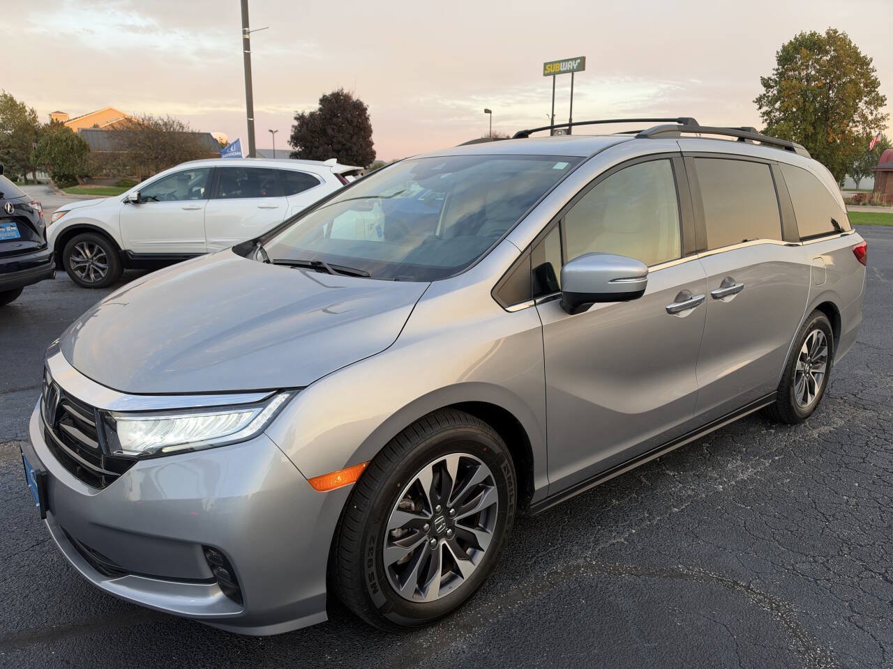 Used 2024 Honda Odyssey EX-L image 3