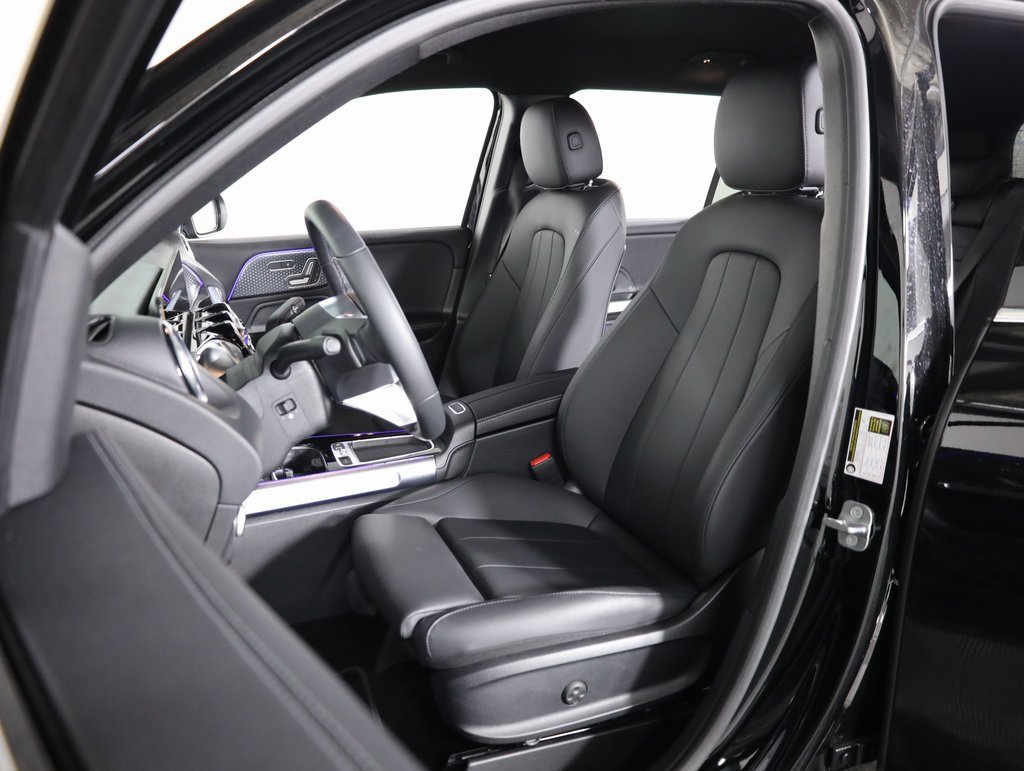 Certified 2025 Mercedes-Benz GLB 250 4MATIC image 31