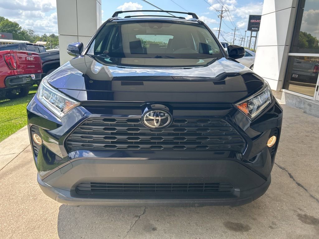 Used 2019 Toyota RAV4 XLE FWD image 3