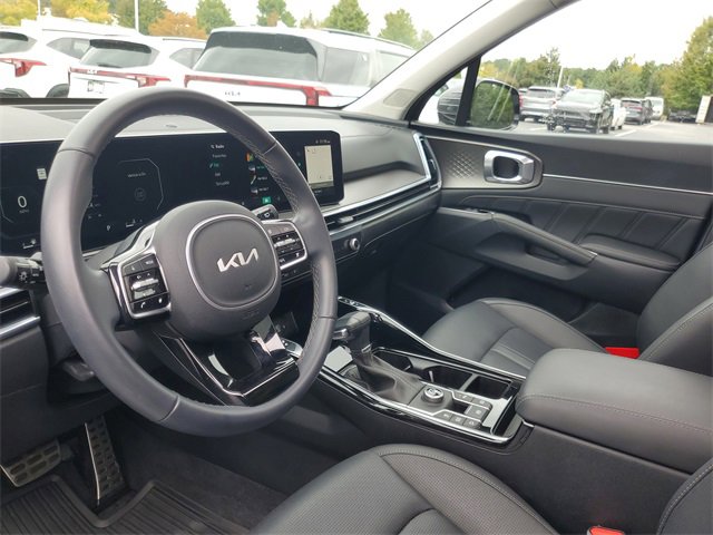 Certified 2025 Kia Sorento SX image 13