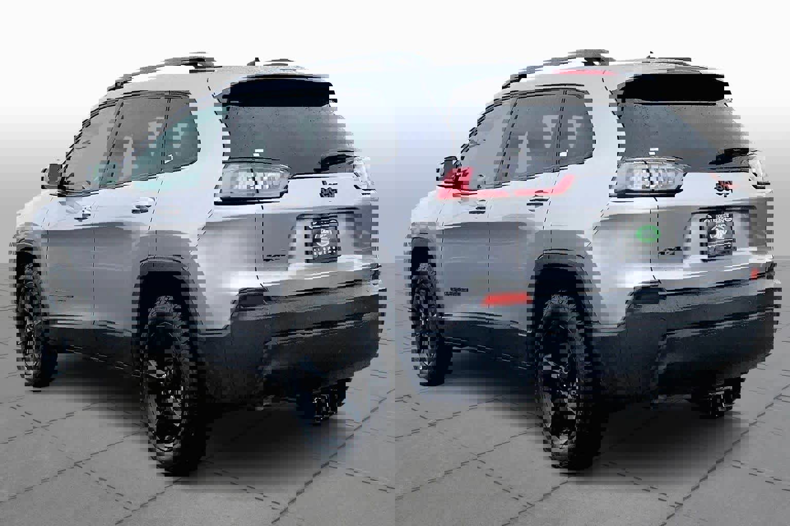 Used 2020 Jeep Cherokee Latitude Plus image 11