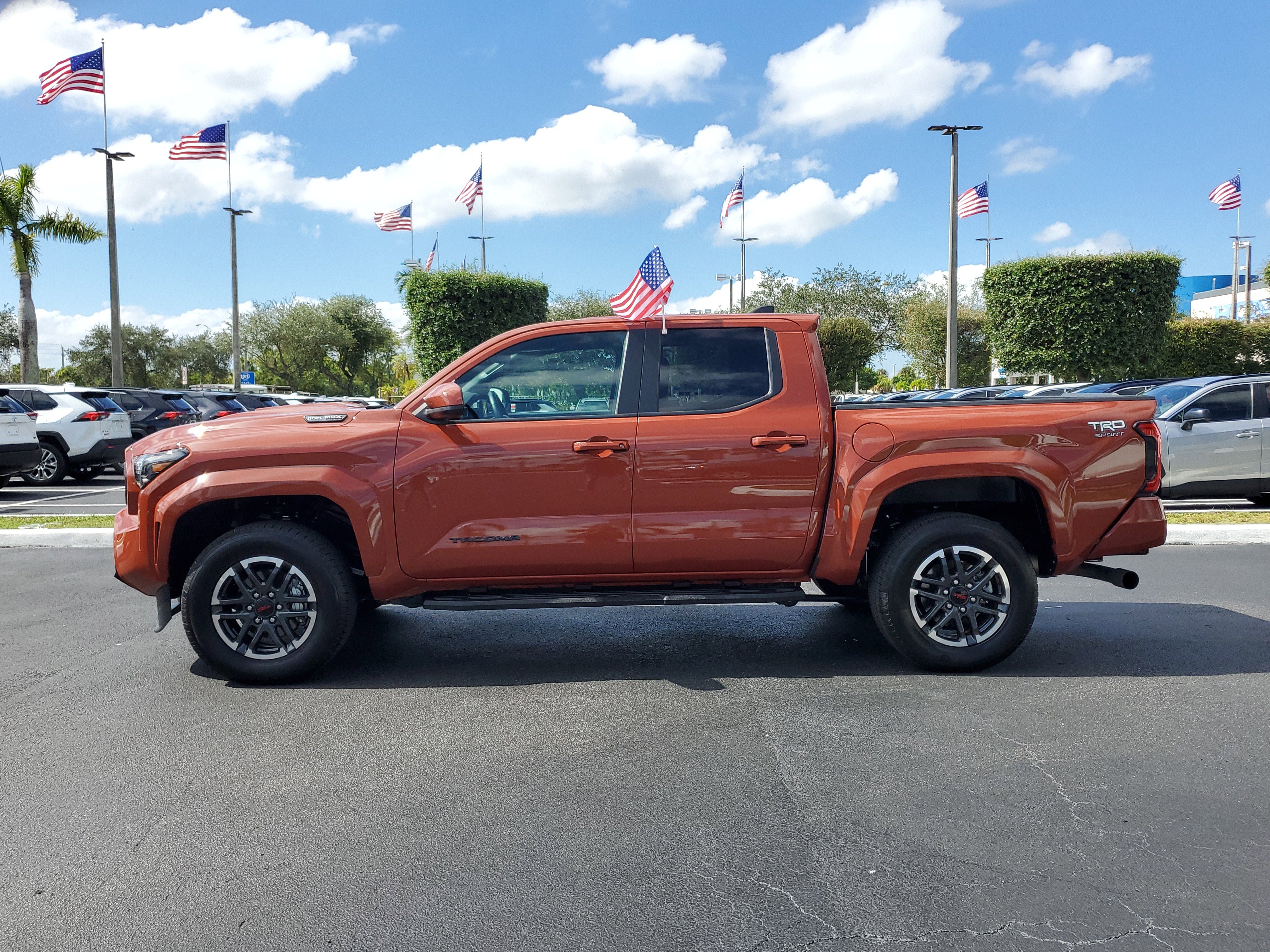 Used 2025 Toyota Tacoma TRD Sport image 7