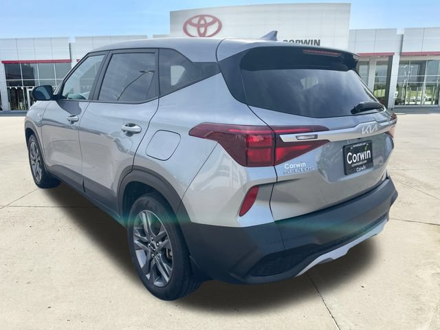 Used 2023 Kia Seltos LX AWD/4WD image 3