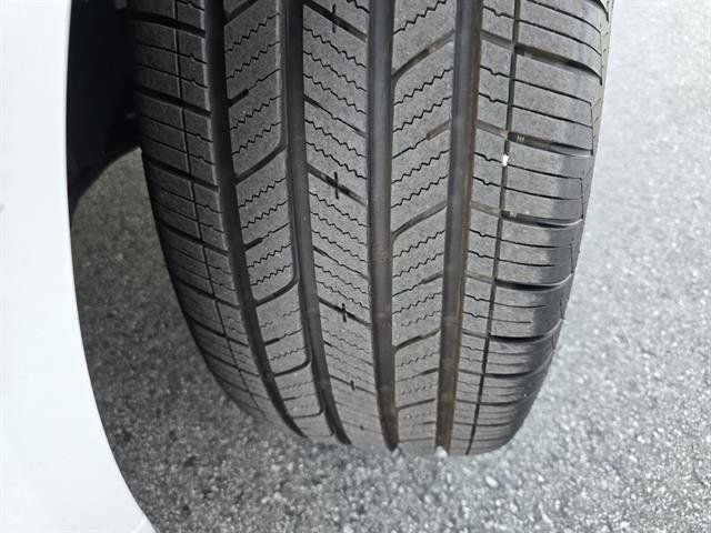 New 2025 Audi Q6 e-tron Premium Plus image 33