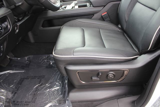 Used 2025 RAM 1500 Limited w/ Off Road Group image 25