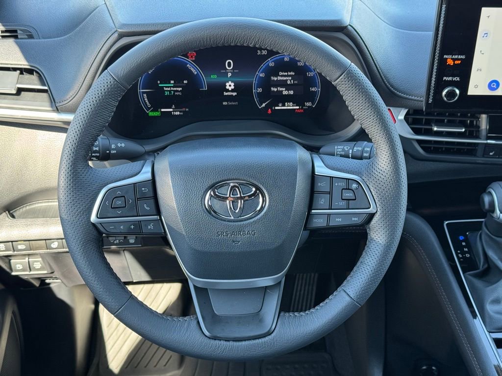 Used 2026 Toyota Sienna Platinum image 24