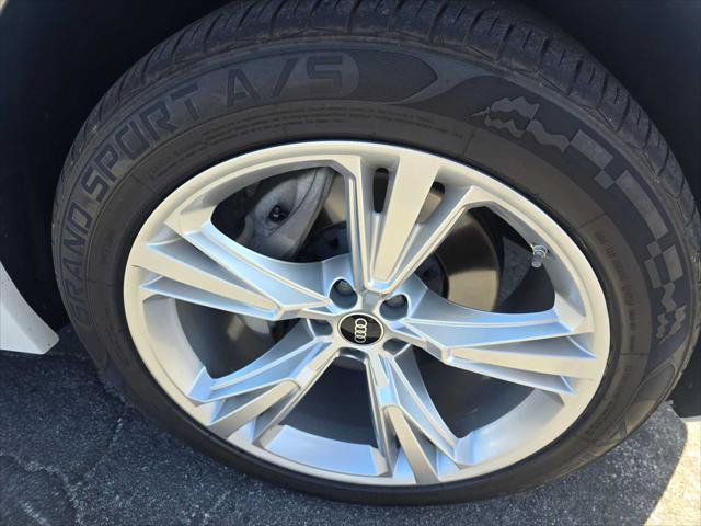 Used 2023 Audi Q8 Premium w/ Convenience Package AWD/4WD image 9