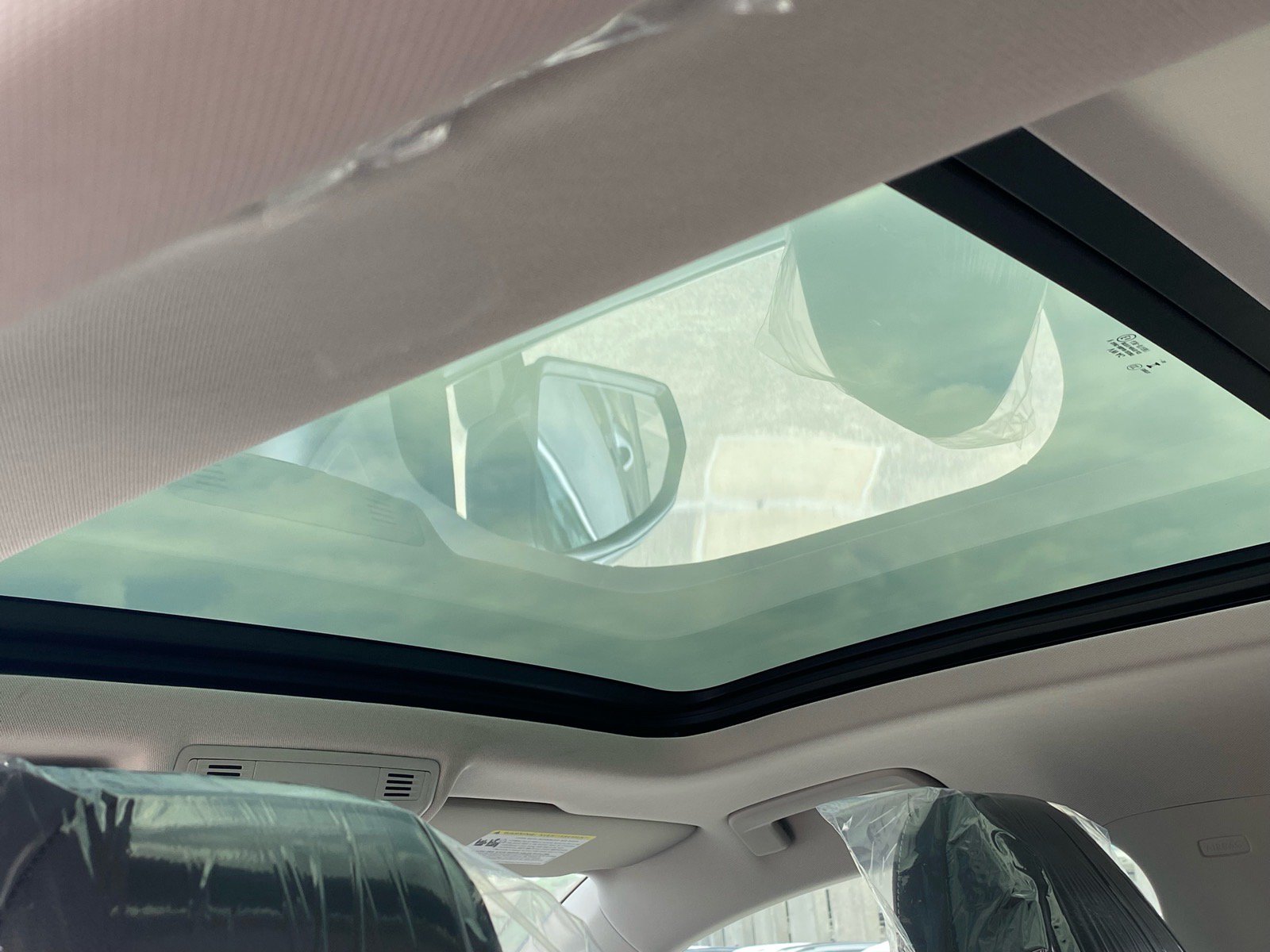 New 2026 Volkswagen Taos SE FWD image 12