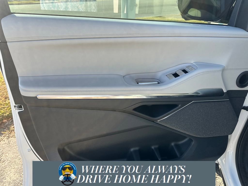 New 2025 Lincoln Navigator Reserve image 9