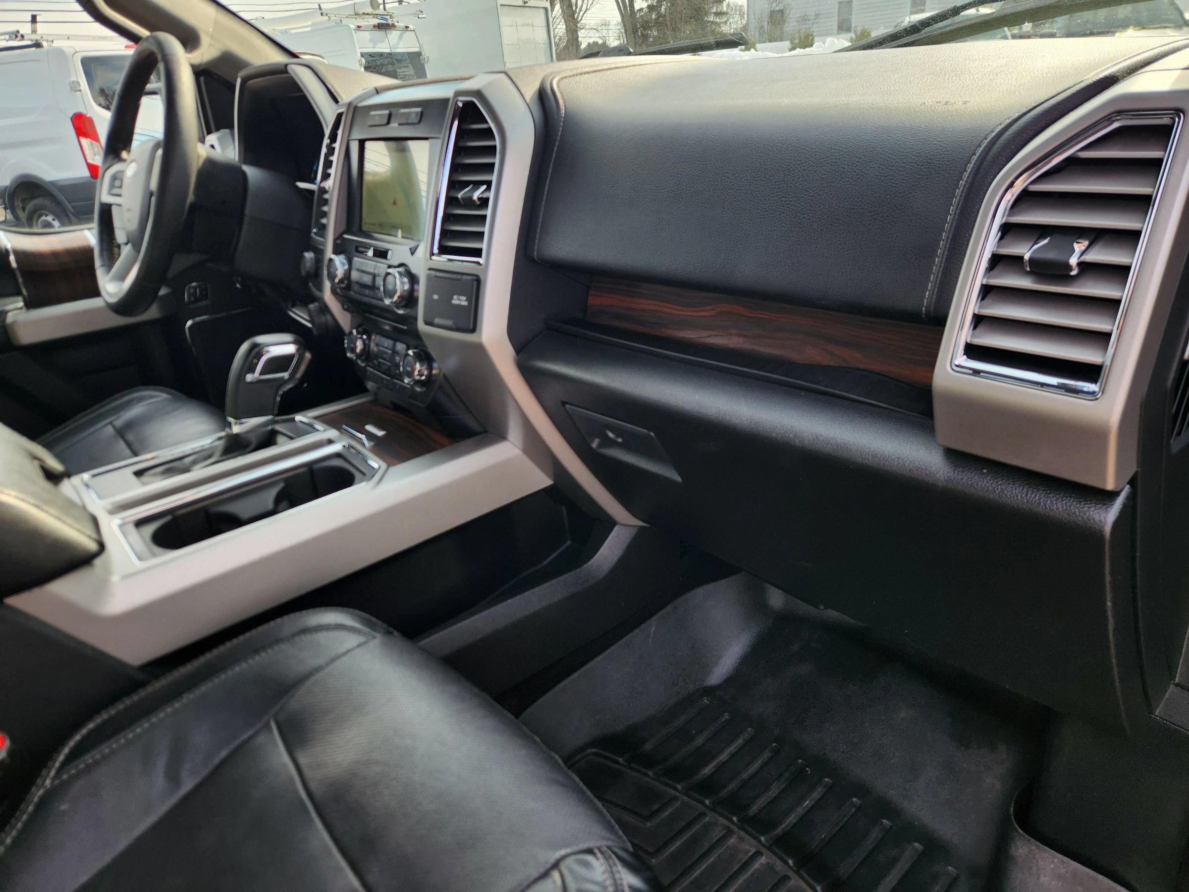 Used 2016 Ford F150 Lariat w/ Equipment Group 501A Mid AWD/4WD image 32