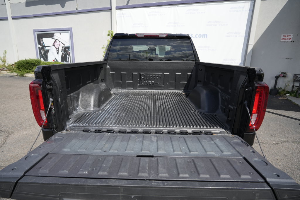 Used 2025 GMC Sierra 1500 SLT AWD/4WD image 16