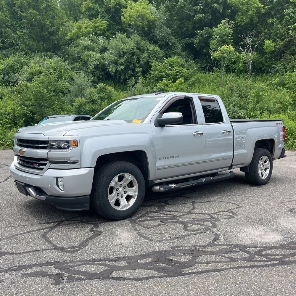 Used 2017 Chevrolet Silverado 1500 LTZ Z71 w/ LTZ Plus Package AWD/4WD image 2
