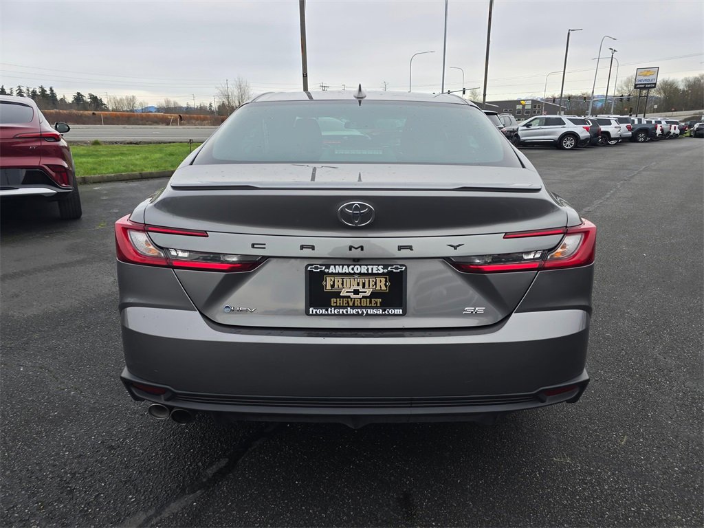 Used 2025 Toyota Camry SE image 4