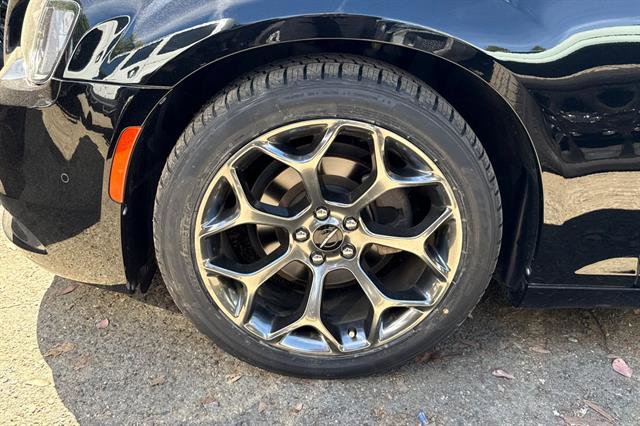 Used 2018 Chrysler 300 S w/ 300S Premium Group 2 image 3