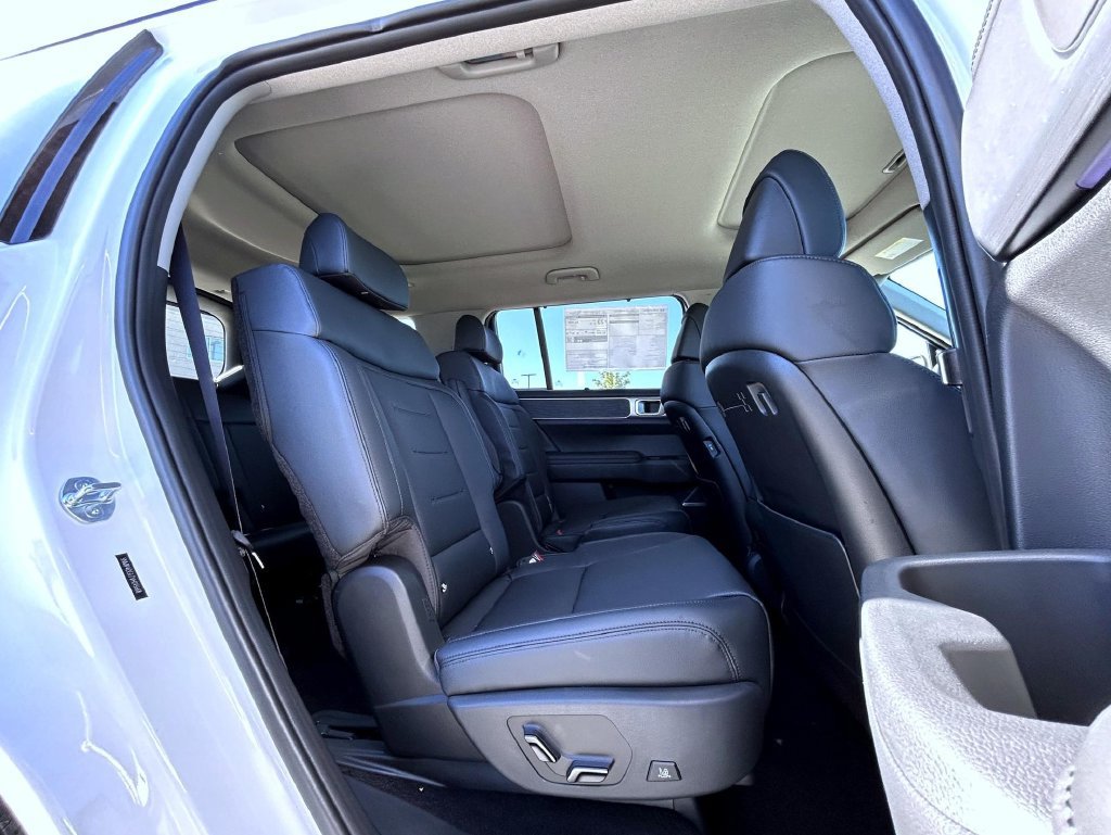 New 2027 Hyundai Santa Fe Limited w/ Tow & Go Package AWD/4WD image 18
