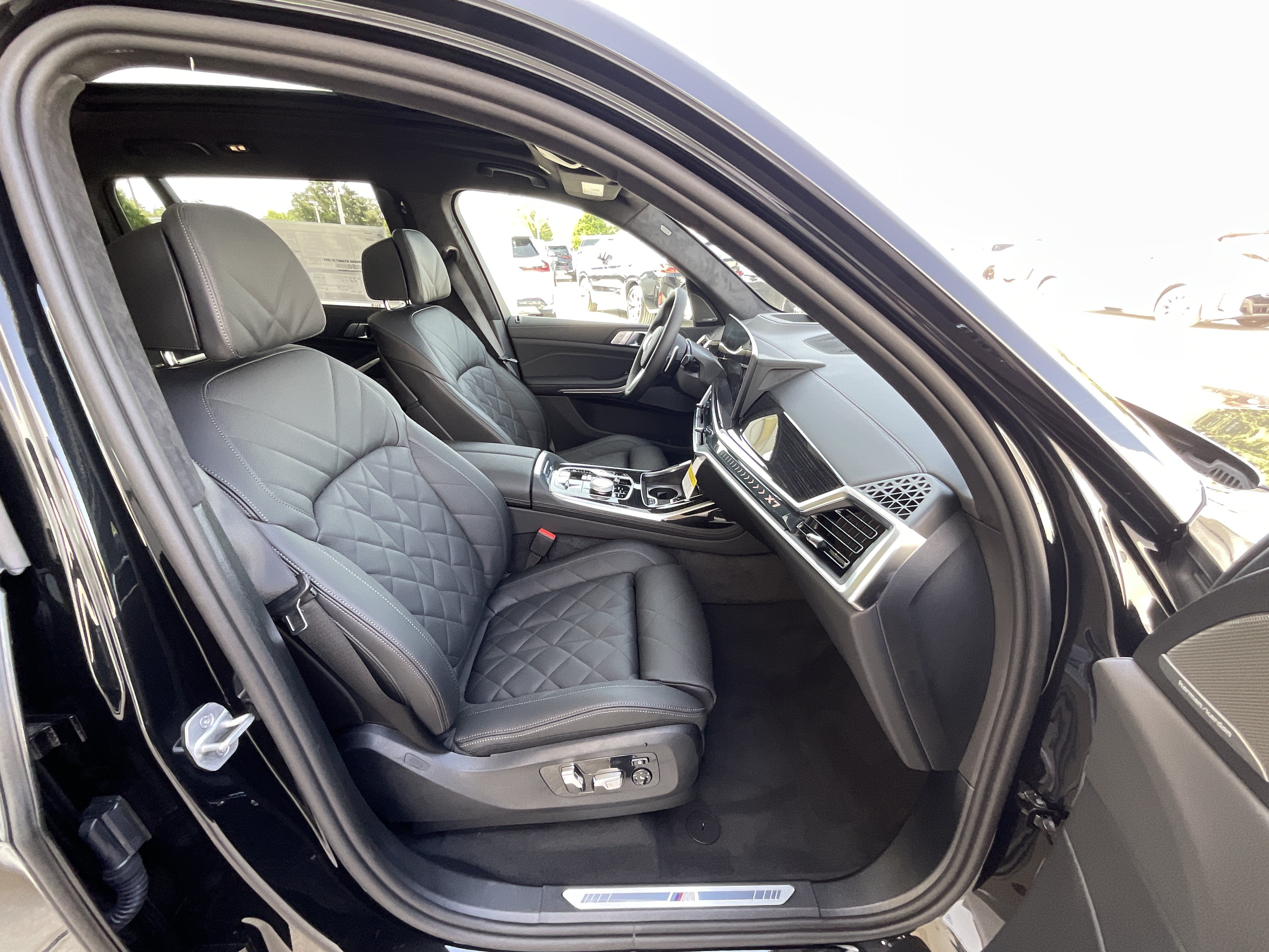 New 2027 BMW X7 xDrive40i w/ Executive Package AWD/4WD image 22
