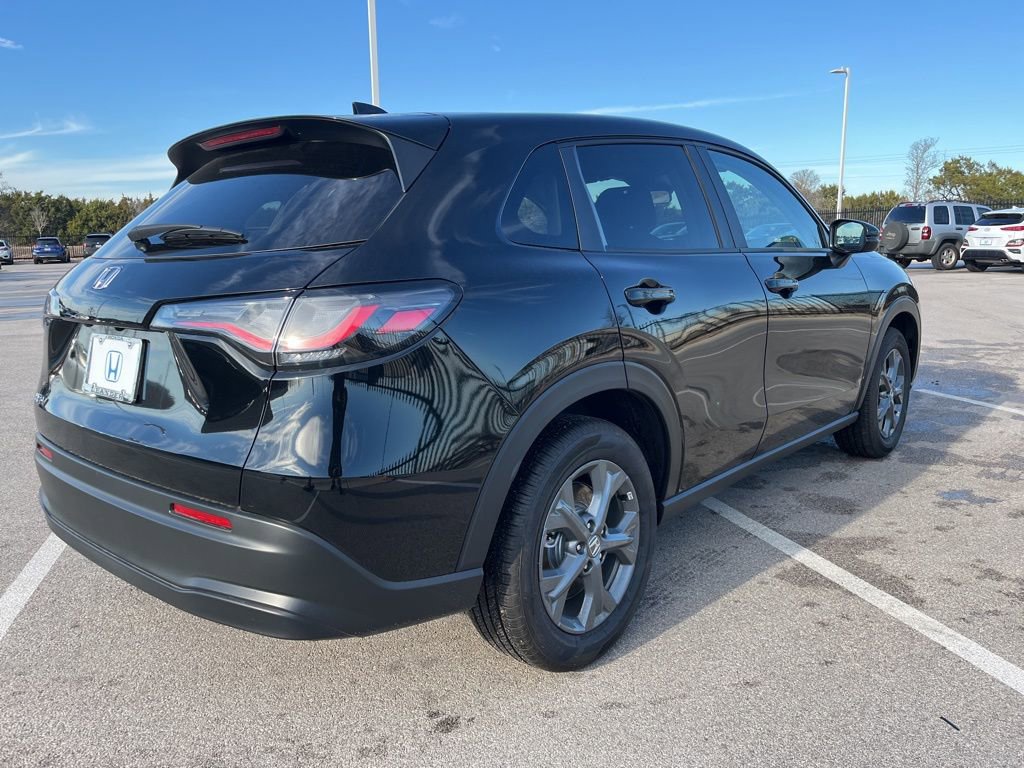 Certified 2026 Honda HR-V LX image 4